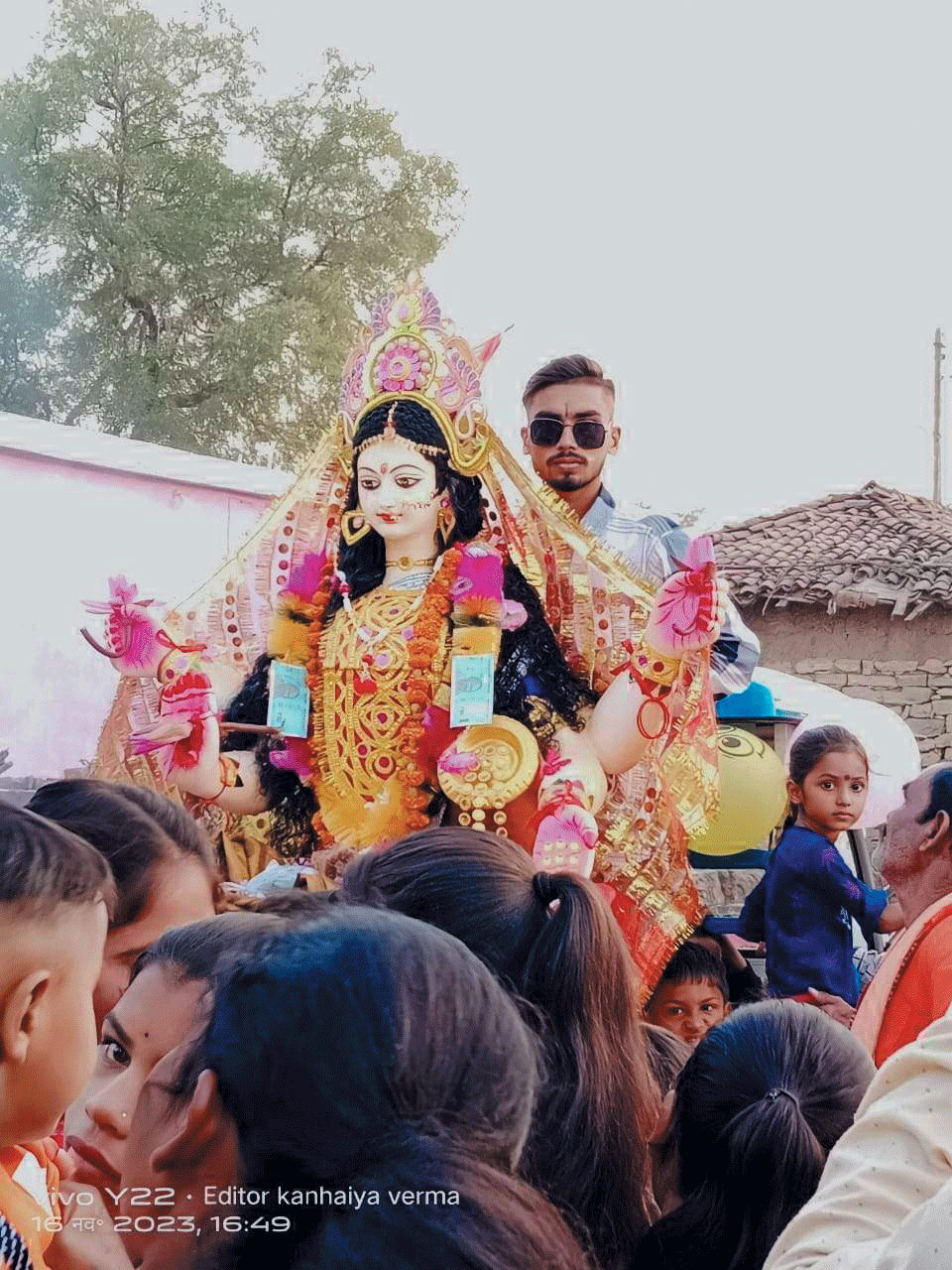 धुर्राबांधा में लक्ष्मी पूजन कर खुशहाली की कामना