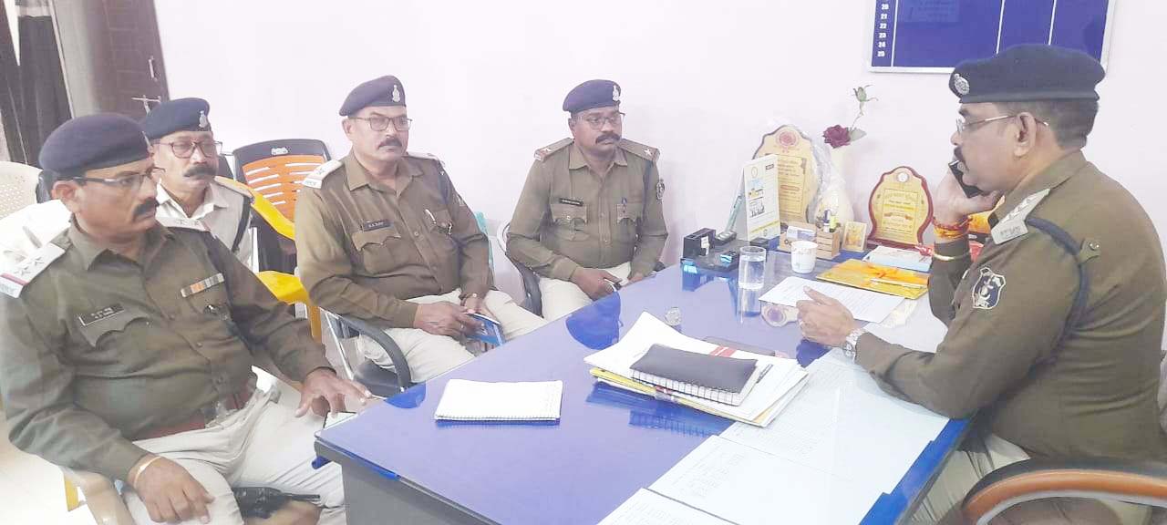 सुगम यातायात व्यवस्था बनाने यातायात अफसरों की बैठक