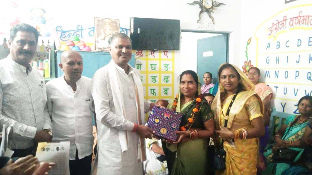 मितानिन दीदियों का हमारे जीवन में महत्वपूर्ण योगदान - मधुसूदन यादव