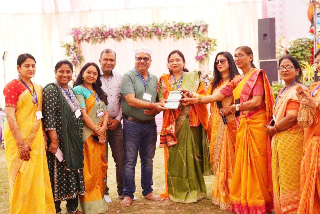 सामूहिक एकादशी उद्यापन पूजा में व्रतियों ने पूरा किया अपना संकल्प सामूहिक एकादशी उद्यापन पूजा में व्रतियों ने पूरा किया अपना संकल्प