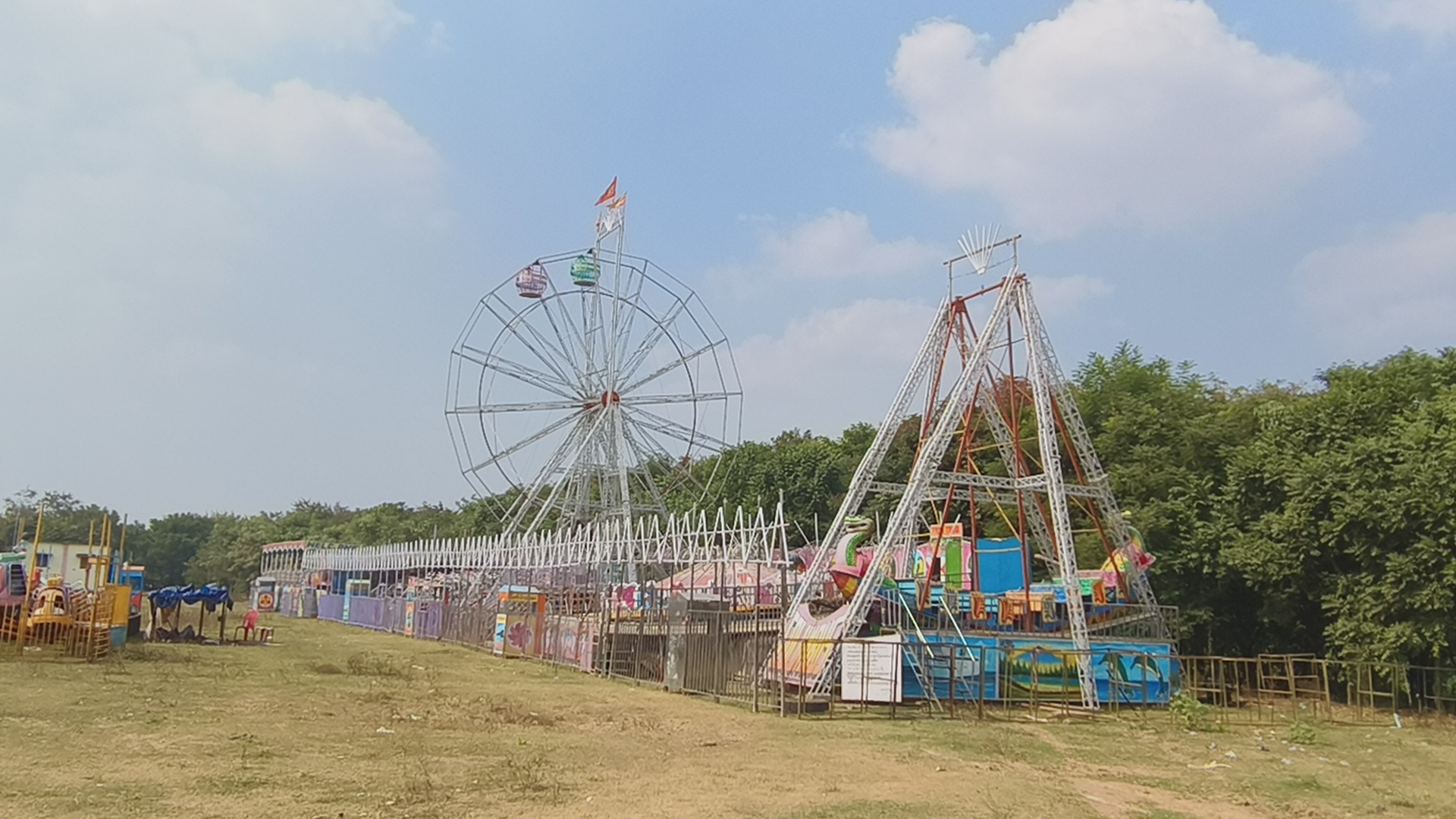 इस बार भी मेले में उड़ेंगे धूल के गुबार, मोहारा मेले में लाखों की भीड़ को नहीं मिलेगी सुविधा