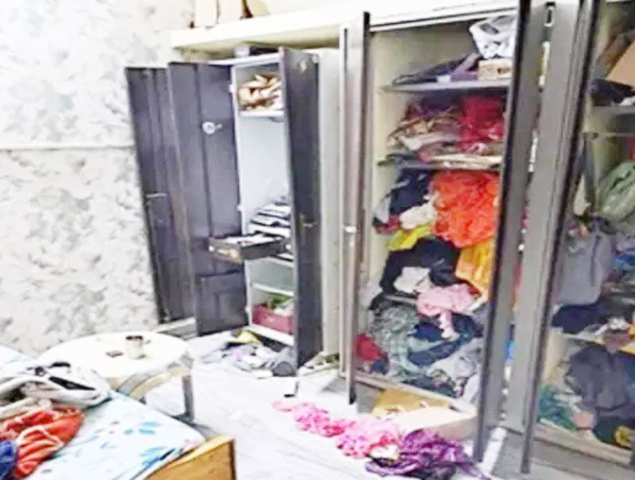 शादी में गए सराफा कारोबारी के घर से नगदी-गहने समेत 30 लाख की चोरी शादी में गए सराफा कारोबारी के घर से नगदी-गहने समेत 30 लाख की चोरी