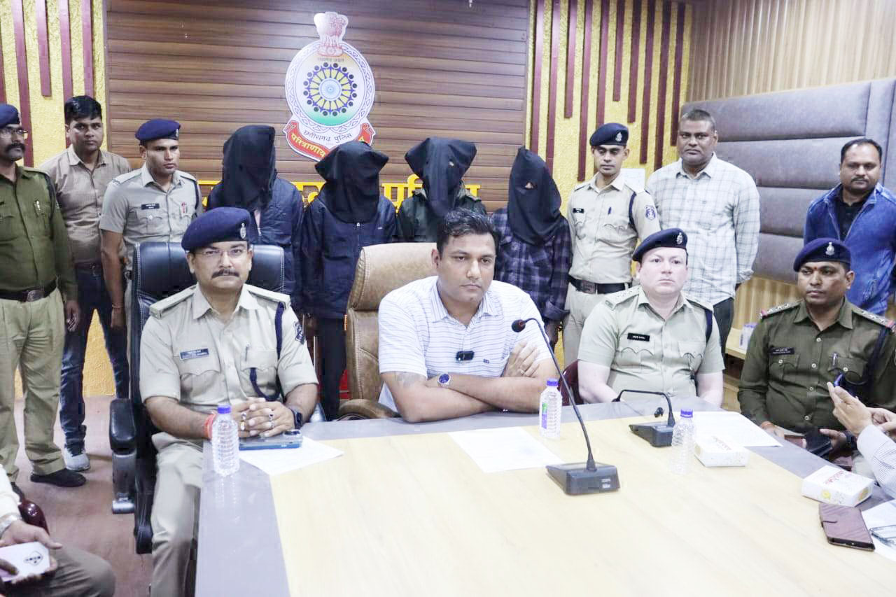 हत्या कर कारोबारी को ब्लैकमेल  करने की थी योजना, 4 बंदी