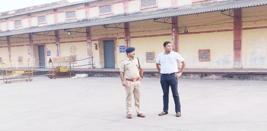 स्ट्रांग रूम की सुरक्षा व्यवस्था का लिया जायजा 