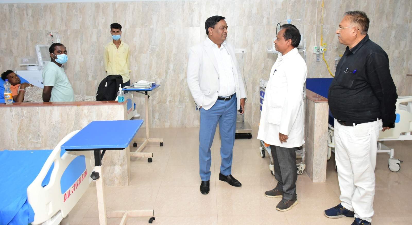 डायलिसिस यूनिट में 3 बेड शीघ्र उपलब्ध कराने के दिए निर्देश