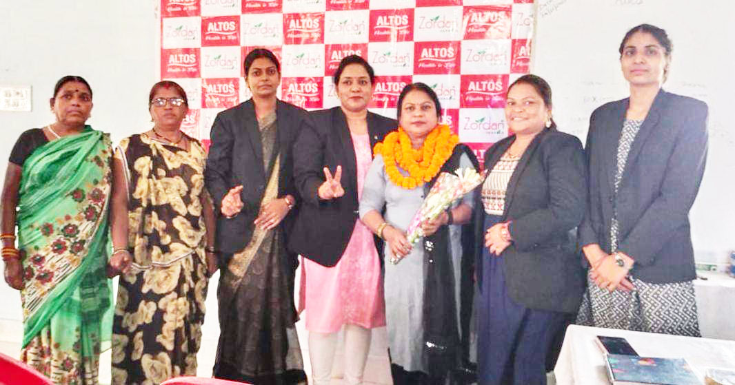 लक्ष्य बनाकर काम करने से सफलता- अनिता