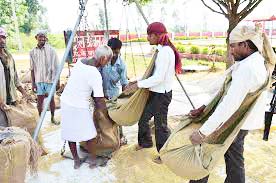 धान बेचने के लिए टोकन कटवाने से परहेज कर रहे किसान