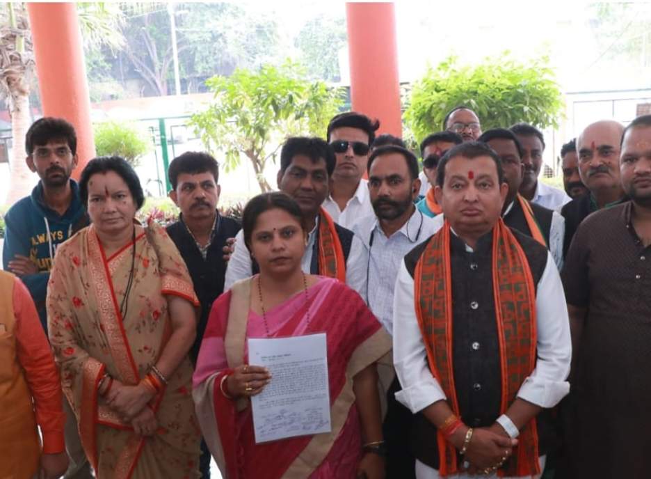 बैलेट मतपत्र वाले पेटियों को स्ट्रांग रूम में रखने की बजाए ट्रेजरी में रखा गया है-रूपकुमारी 