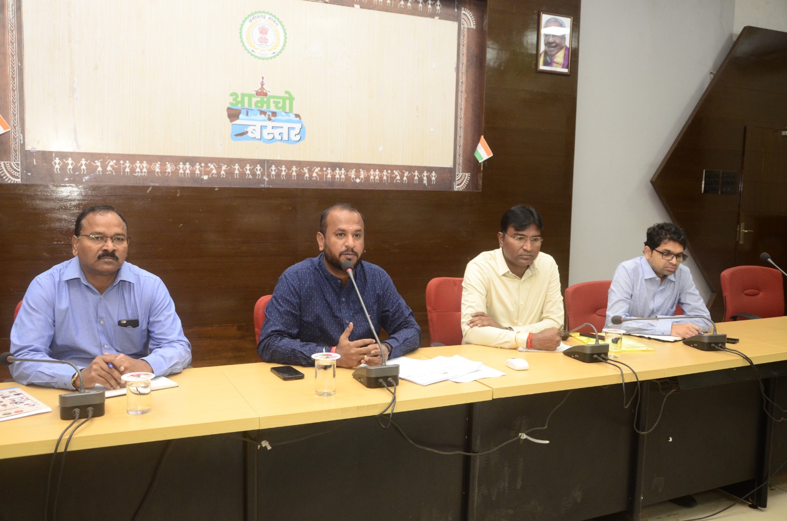 स्वास्थ्य सेवाओं की व्यवस्थाओं को बेहतर करने जोर