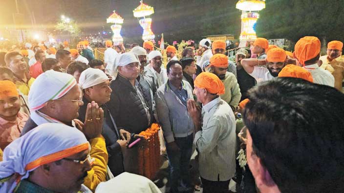 गुरुनानक जयंती पर शोभायात्रा, कांग्रेसियों ने किया स्वागत