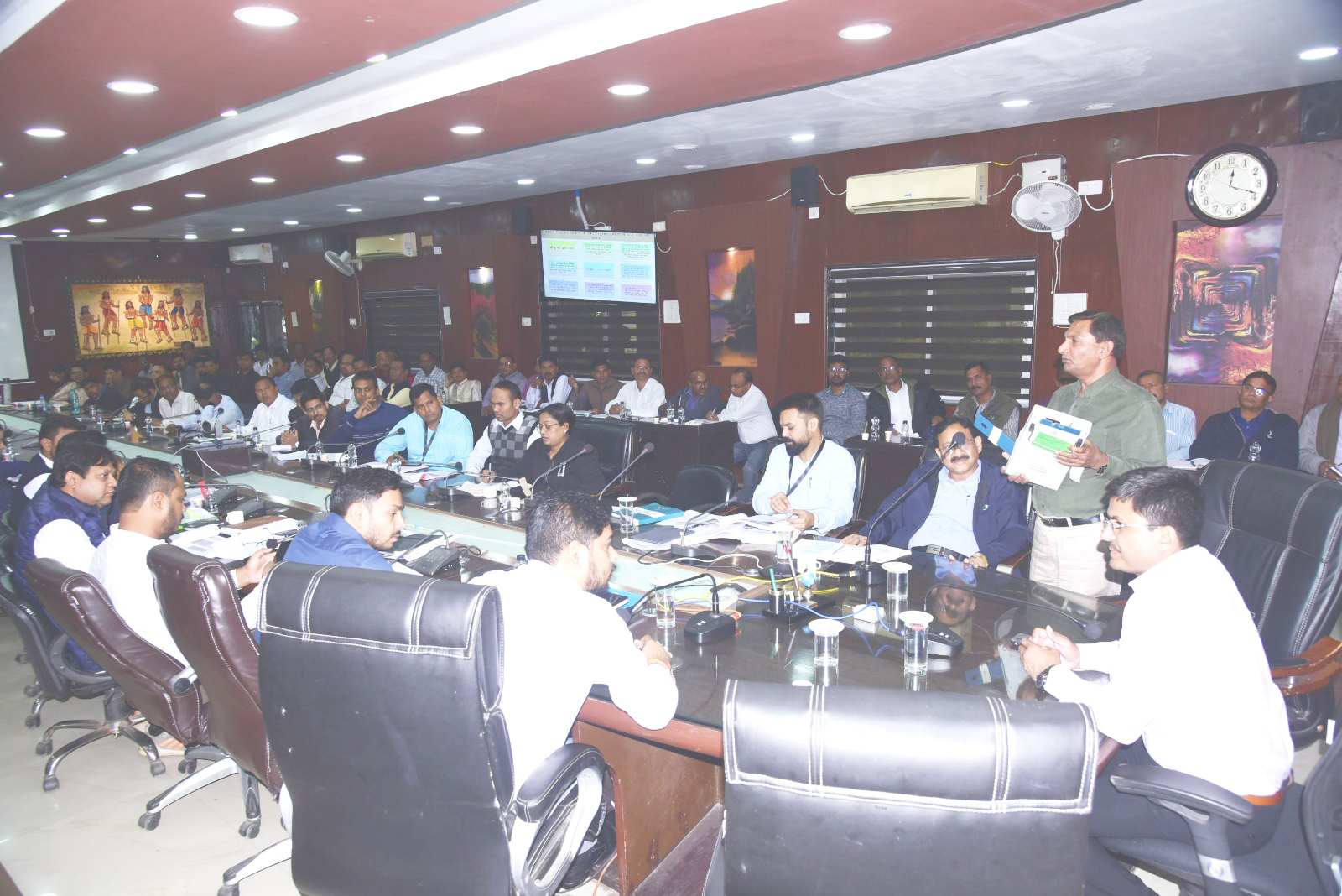 अफसरों-कर्मचारियों को मतगणना का प्रशिक्षण