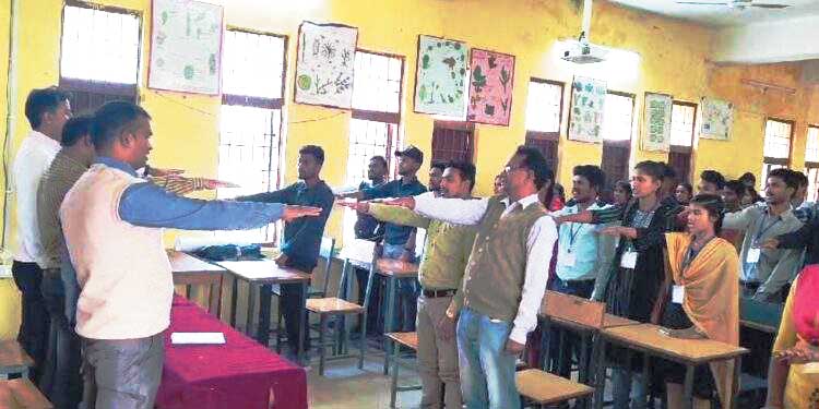 कॉलेज में विश्व एड्स दिवस, जनजागरूकता प्रतिज्ञा का सामूहिक वाचन