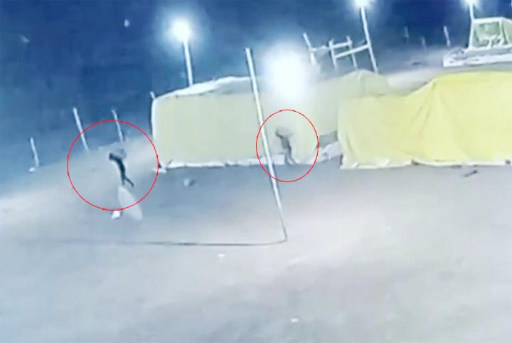 21 कट्टा धान की चोरी, सीसीटीवी में आरोपी कैद 21 कट्टा धान की चोरी, सीसीटीवी में आरोपी कैद