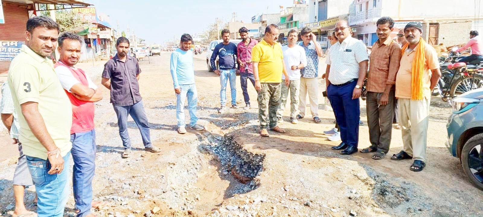 रोज पाइपलाइन टूट रहा, 4 लेन रोड का काम रोज प्रभावित रोज पाइपलाइन टूट रहा, 4 लेन रोड का काम रोज प्रभावित