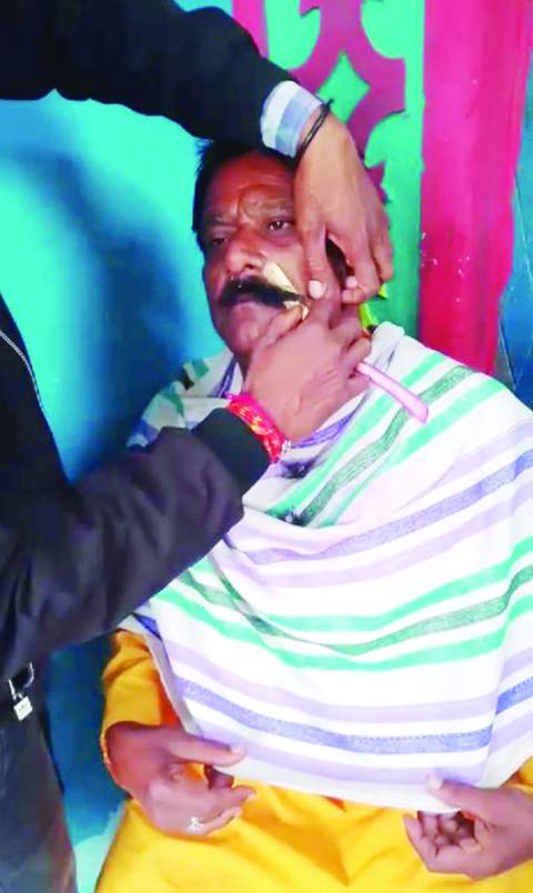 अपनी फसल है जब चाहे कटवा लेंगे अपनी फसल है जब चाहे कटवा लेंगे