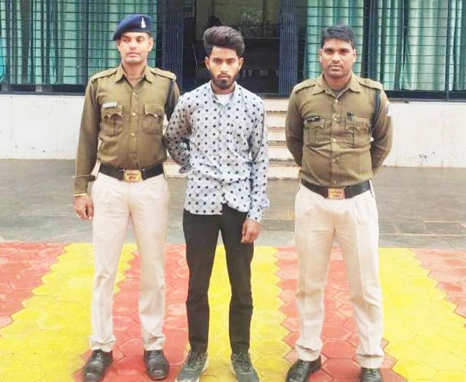 कॉलेज की छात्रा पर बनाता था शादी का दबाव, मना करने पर प्राणघातक हमला