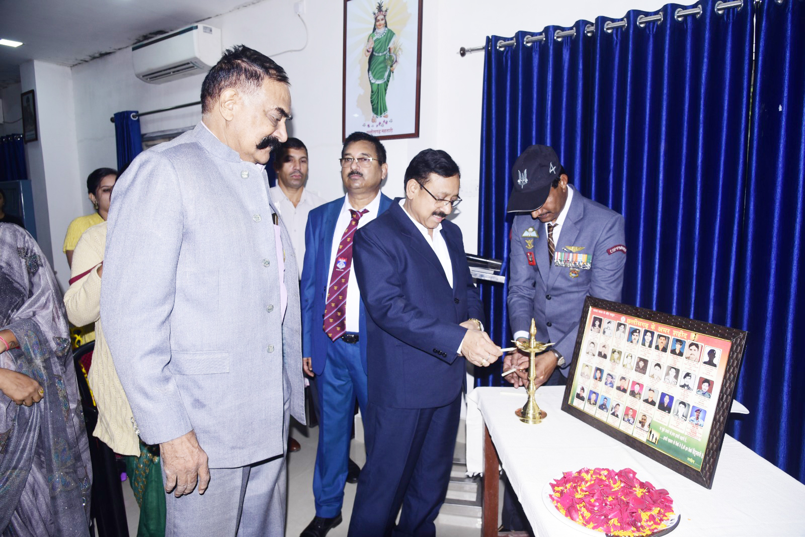 शहीदों और योद्धाओं के सम्मान  में मना सशस्त्र सेना झंडा दिवस