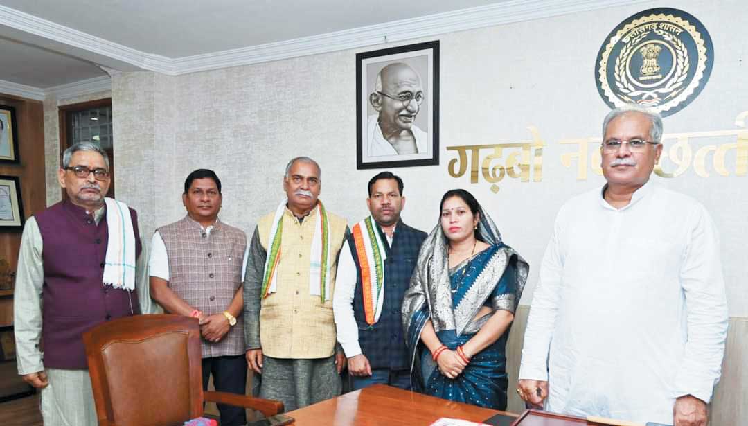 विधायक उत्तरी जांगड़े ने पूर्व मुख्यमंत्री बघेल  से मुलाकात कर लिया आशीर्वाद