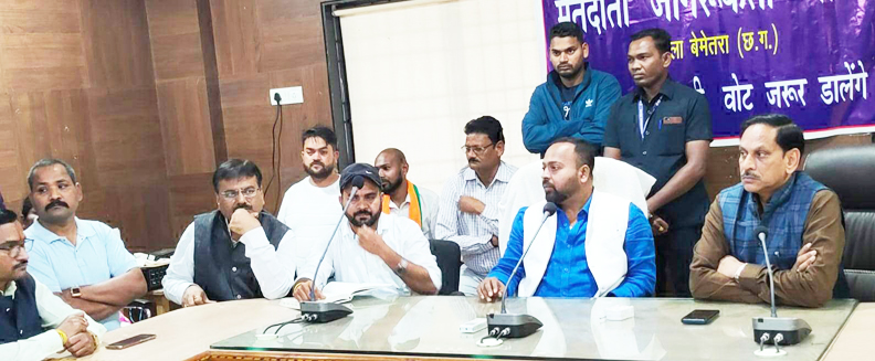 नवनिर्वाचित विधायक निरीक्षण करने पहुंचे कलेक्टोरेड,