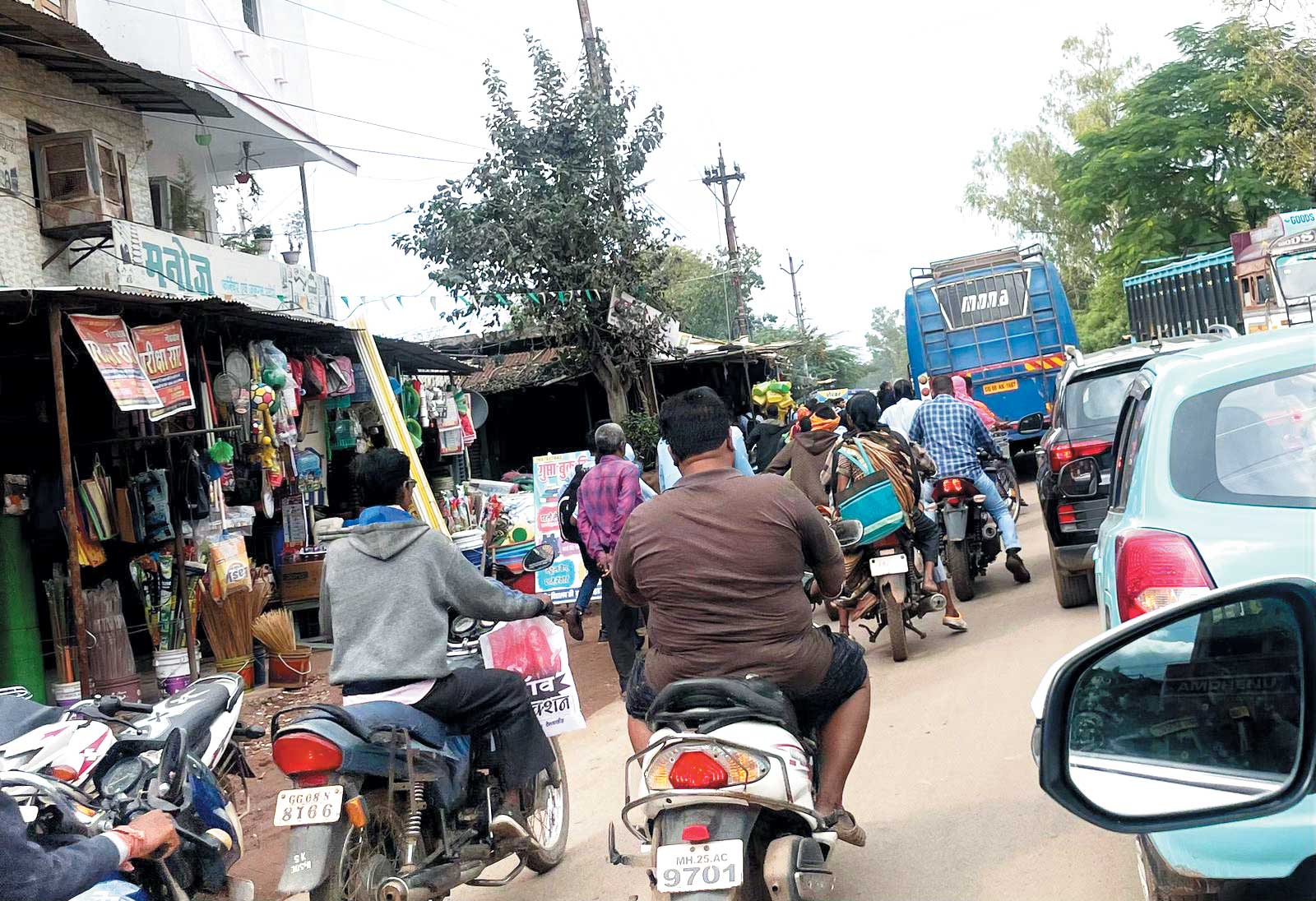 यातायात नियमों का उल्लंघन, बेलगाम बस चालक के विरुद्ध कटा चालान