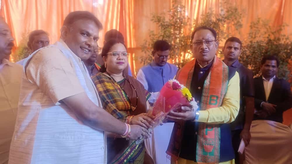 विष्णु देव साय को मुख्यमंत्री घोषित किए जाने पर भाजपा नेताओं ने दी बधाई 