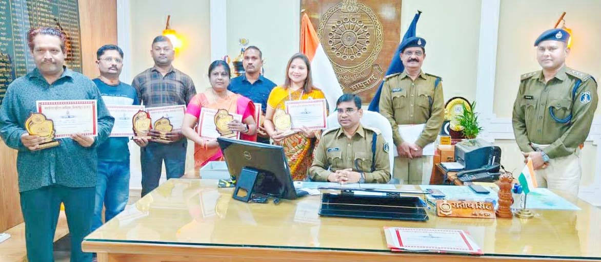 दुर्घटना में घायलों को मदद करने वाले नेक इंसानों का सम्मान, 7 मददगारों में तीन महिलाएं