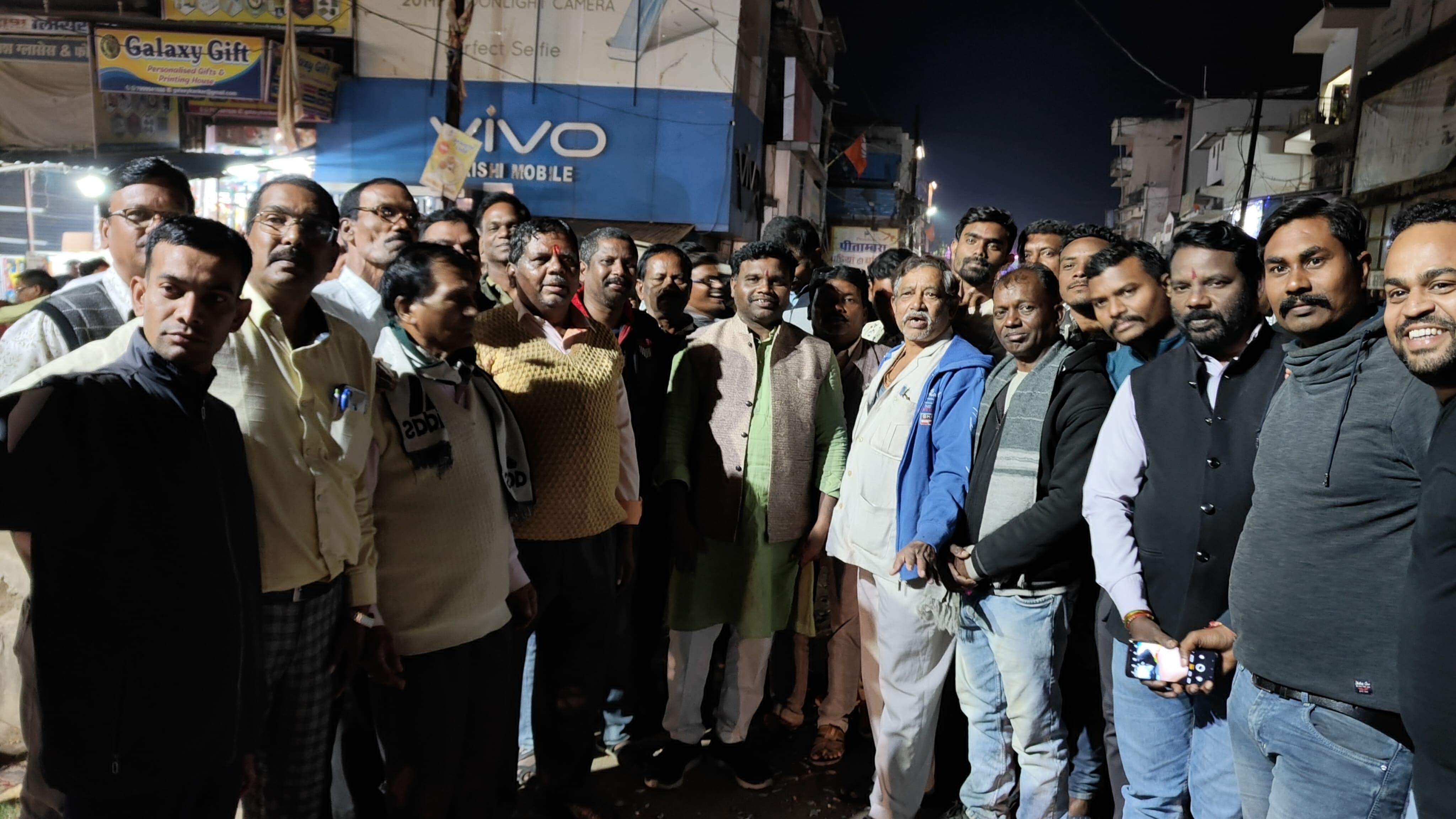 मोहन बने एमपी के सीएम, यादव समाज ने मनाई खुशियां मोहन बने एमपी के सीएम, यादव समाज ने मनाई खुशियां