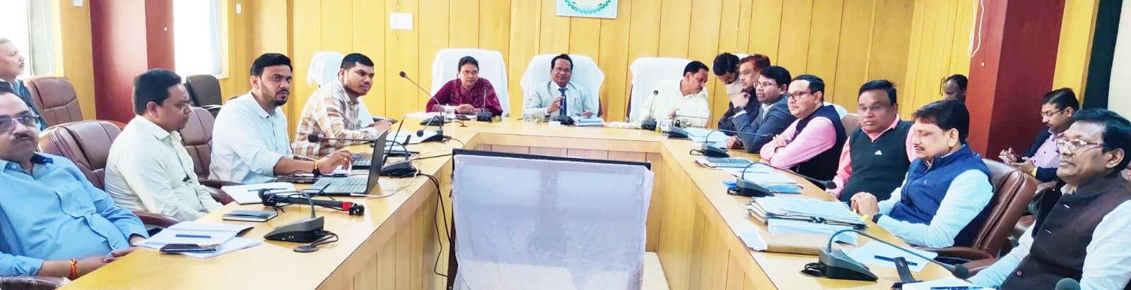 लंबित राजस्व प्रकरणों एवं स्वामित्व योजना की प्रगति की समीक्षा 