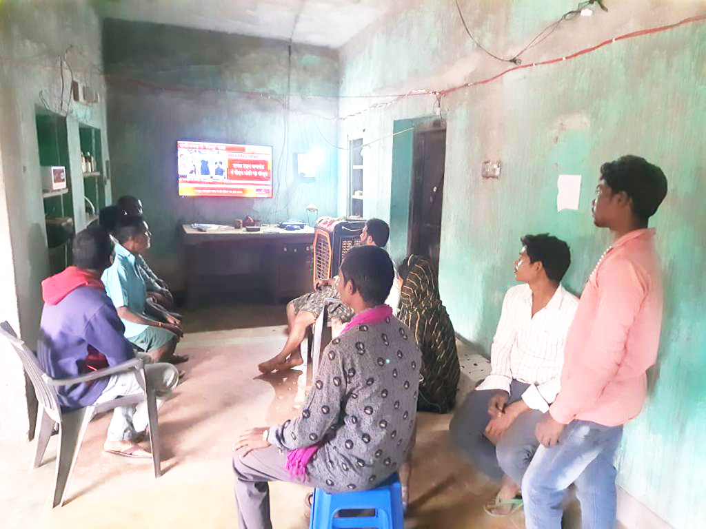 सीएम के शपथ ग्रहण समारोह  को देखने लोगों में उत्साह