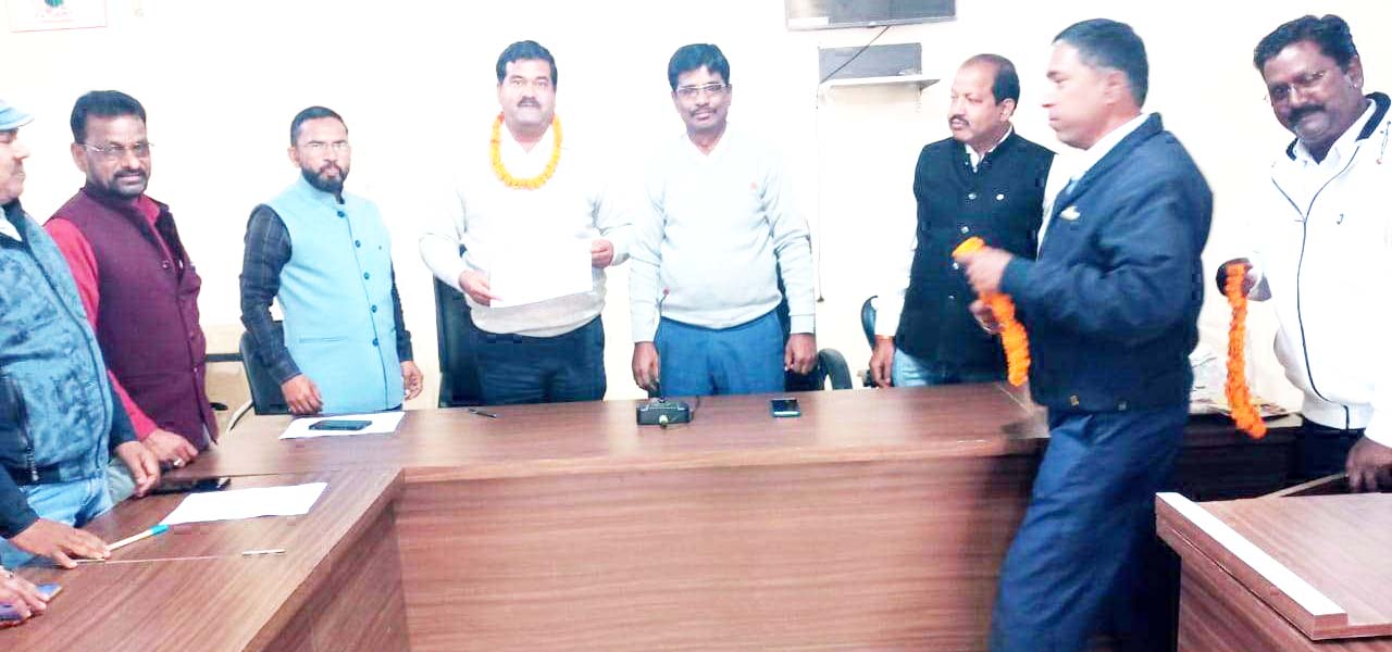 ब्लॉक पंचायत सचिव संघ के अध्यक्ष बने आनंद