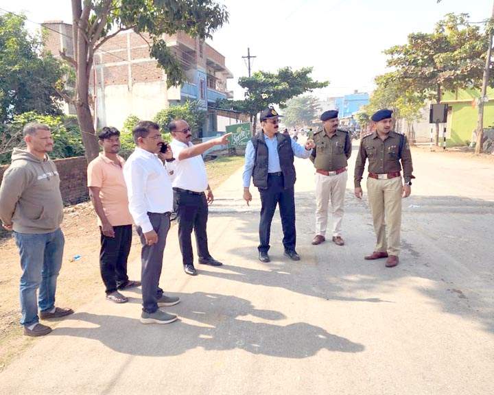 हादसे के कारणों को जानने अफसरों ने देखा घटना स्थल, तीन की हुई थी मौत हादसे के कारणों को जानने अफसरों ने देखा घटना स्थल, तीन की हुई थी मौत