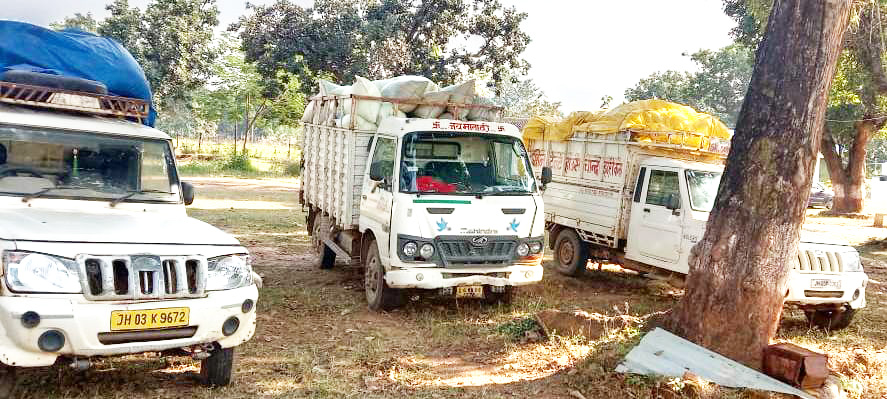 पड़ोसी राज्य से धान लेकर आ  रही  4 गाडिय़ां पकड़ाई