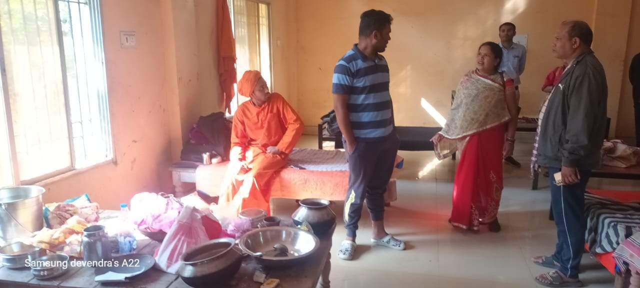 आयुक्त ने किया रैन बसेरा का निरीक्षण आयुक्त ने किया रैन बसेरा का निरीक्षण