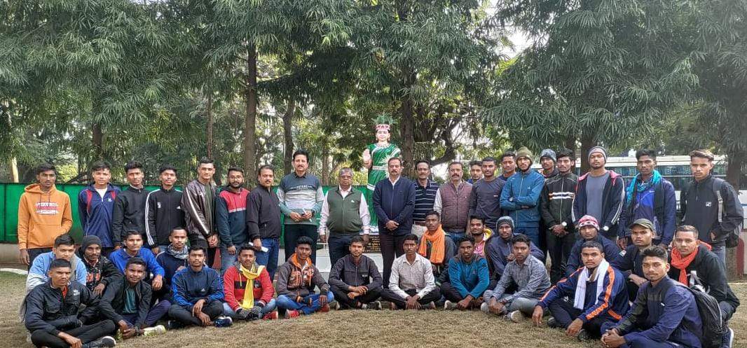 अग्निवीर थल सेना भर्ती रैली में शामिल होने जिले के युवा रवाना