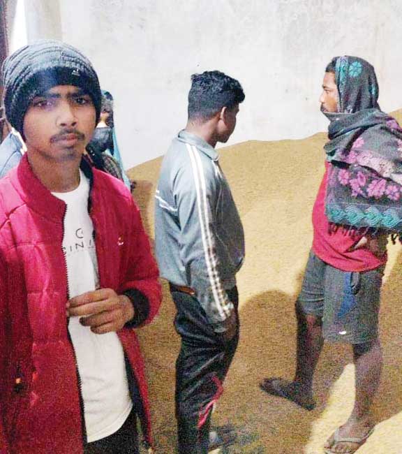 150 बोरी अवैध धान जब्त