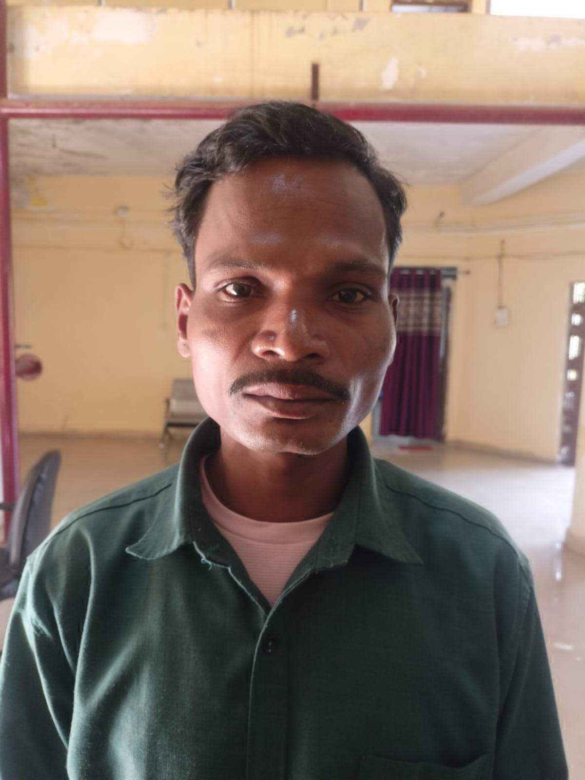 हत्या व कैम्प पर हमला करने में शामिल नक्सली गिरफ्तार हत्या व कैम्प पर हमला करने में शामिल नक्सली गिरफ्तार