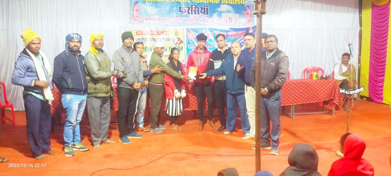 7 दिवसीय शिविर में कवि सम्मेलन 