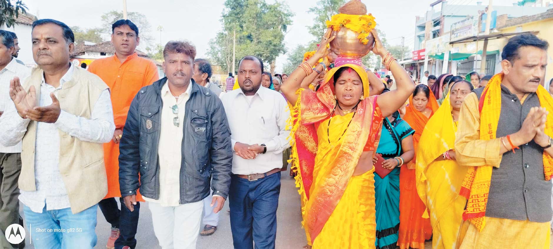 मैनपुर पहुंचा अक्षत कलश, जगह-जगह पुष्प बरसाकर स्वागत मैनपुर पहुंचा अक्षत कलश, जगह-जगह पुष्प बरसाकर स्वागत