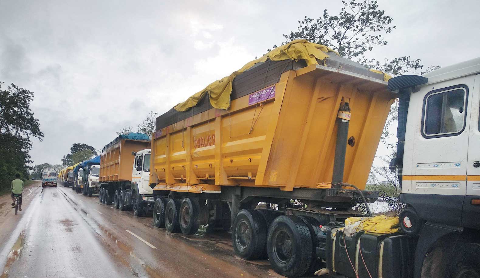 विशाखापट्टनम रोड के लिए चढ़ रही क्षेत्रीय सडक़ों की बलि