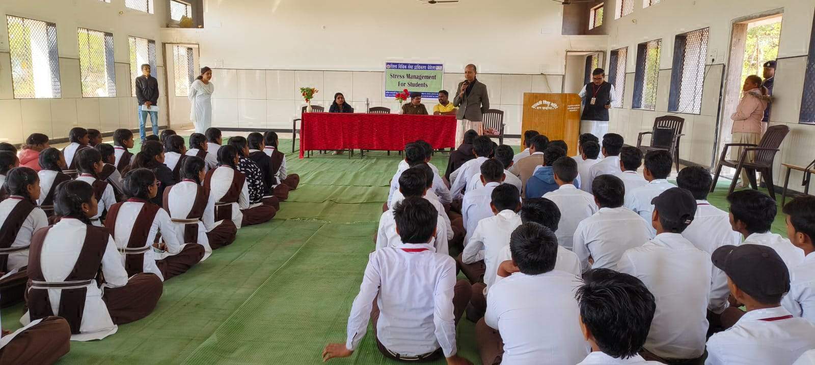 विधिक जागरूकता शिविर: नशे की लत से दूर रहें, घूमें, गाना गाए, घर में बात करें 