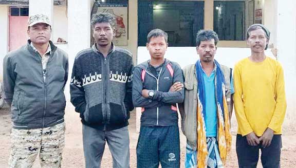 खेत में काटकर रखे धान की चोरी, 4 आरोपी गिरफ्तार