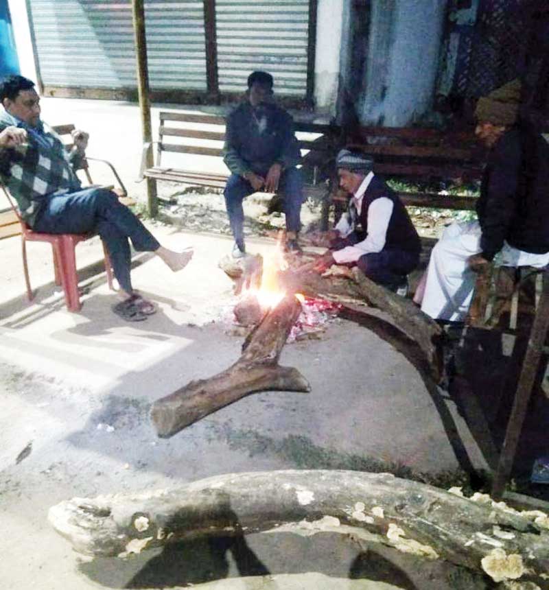 सार्वजनिक स्थानों पर अलाव जलाने के निर्देश