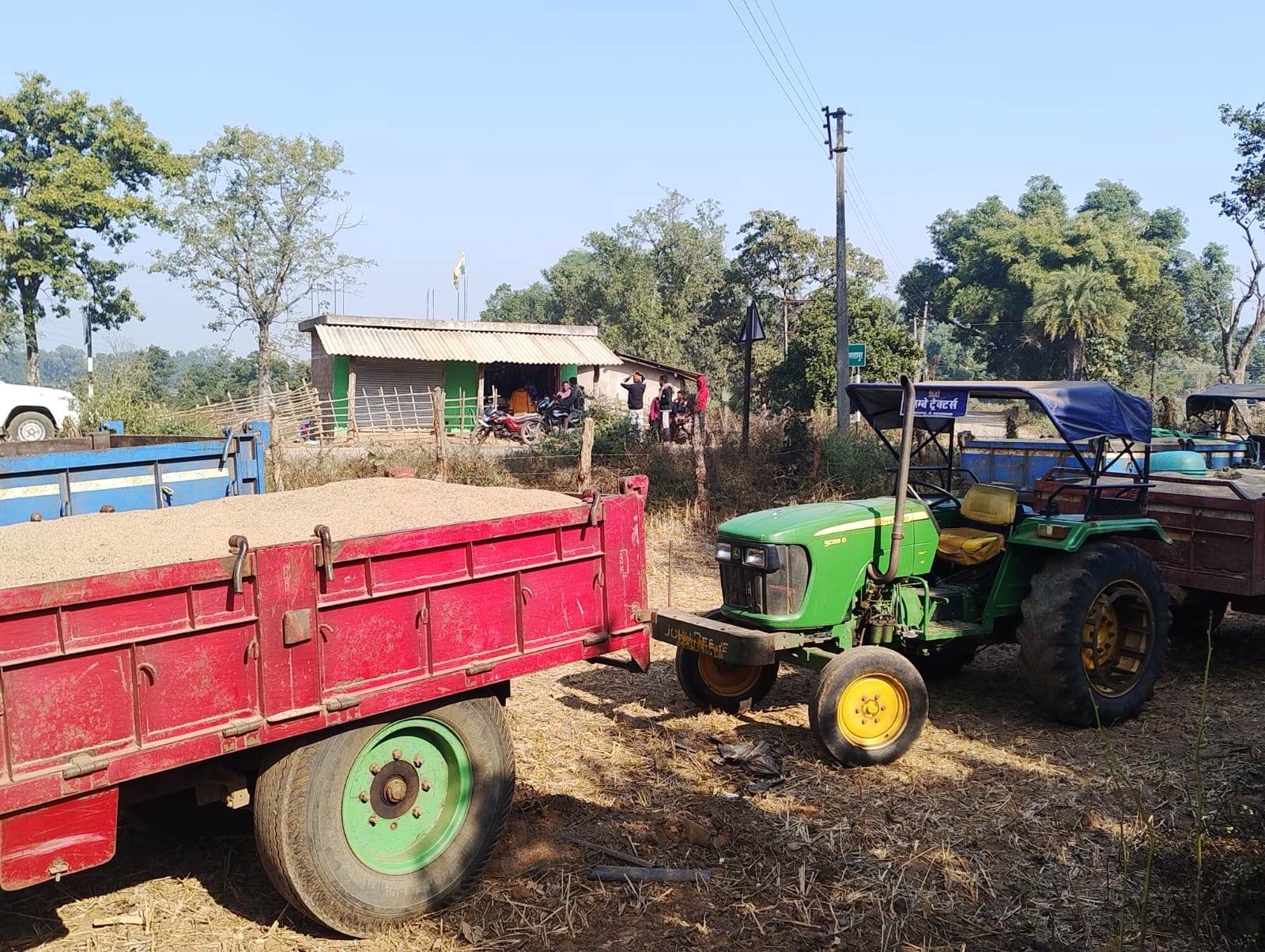 अवैध रेत परिवहन में लगी गाडिय़ां जब्त अवैध रेत परिवहन में लगी गाडिय़ां जब्त
