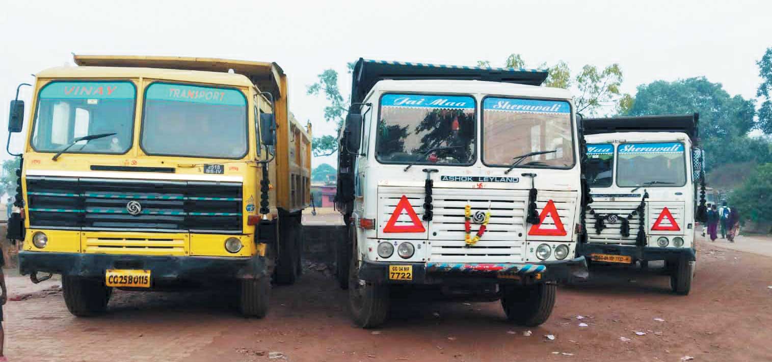 अवैध खनिज परिवहन जेसीबी सहित 3 हाईवा जब्त