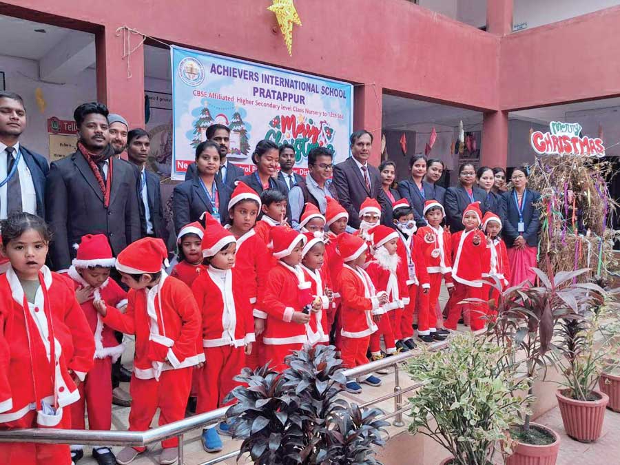 अचीवर्स स्कूल में क्रिसमस उत्सव