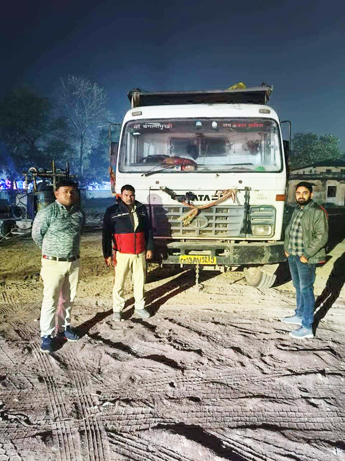 अवैध परिवहन, 3 गाडिय़ां जब्त