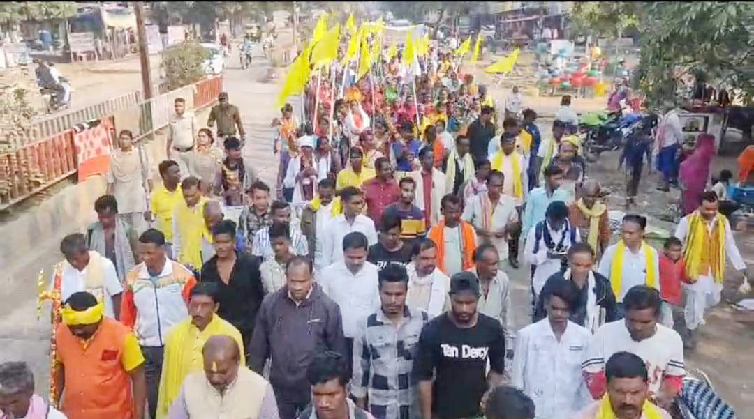 सर्व आदिवासी समाज  ने निकाली रैली