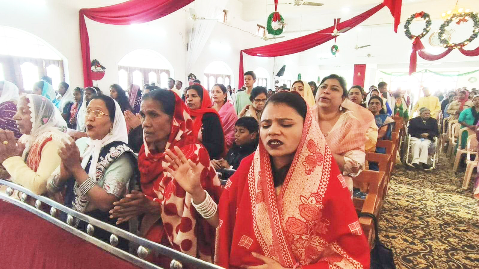 गिरजाघरों में विशेष प्रार्थना,  प्रभु यीशु के संदेशों को आत्मसात करने का संकल्प