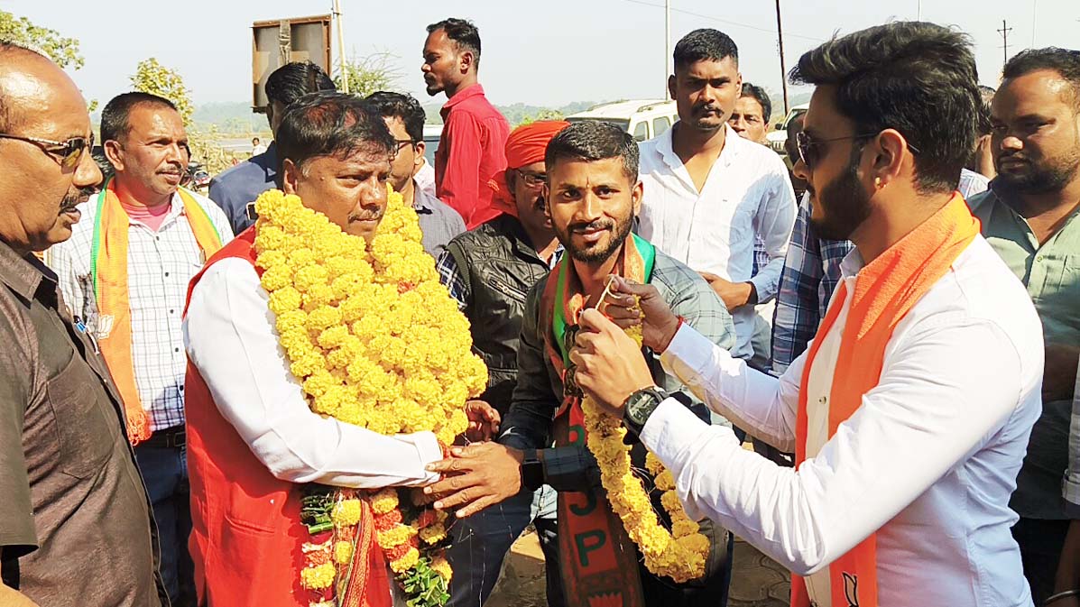 मंत्री बनने के बाद नारायणपुर आने पर केदार कश्यप का भव्य स्वागत मंत्री बनने के बाद नारायणपुर आने पर केदार कश्यप का भव्य स्वागत