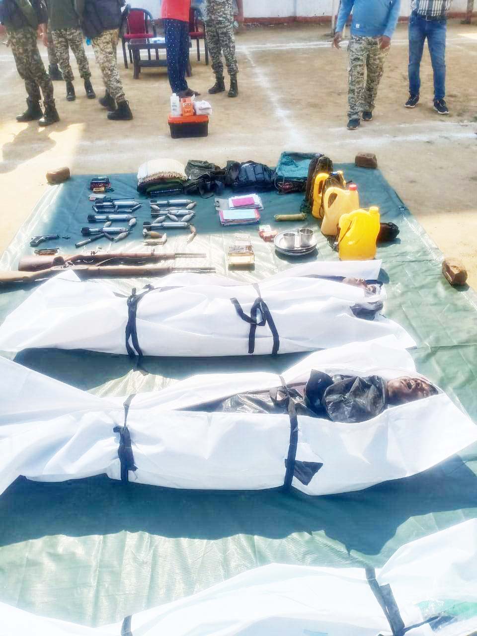 मुठभेड़ में 2 एलओएस कमांडरों समेत 3 ढेर